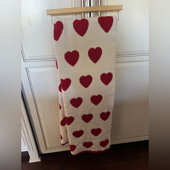 Nicole Miller Heart Patterned Red and Cream Reversible Throw Blanket Valentines